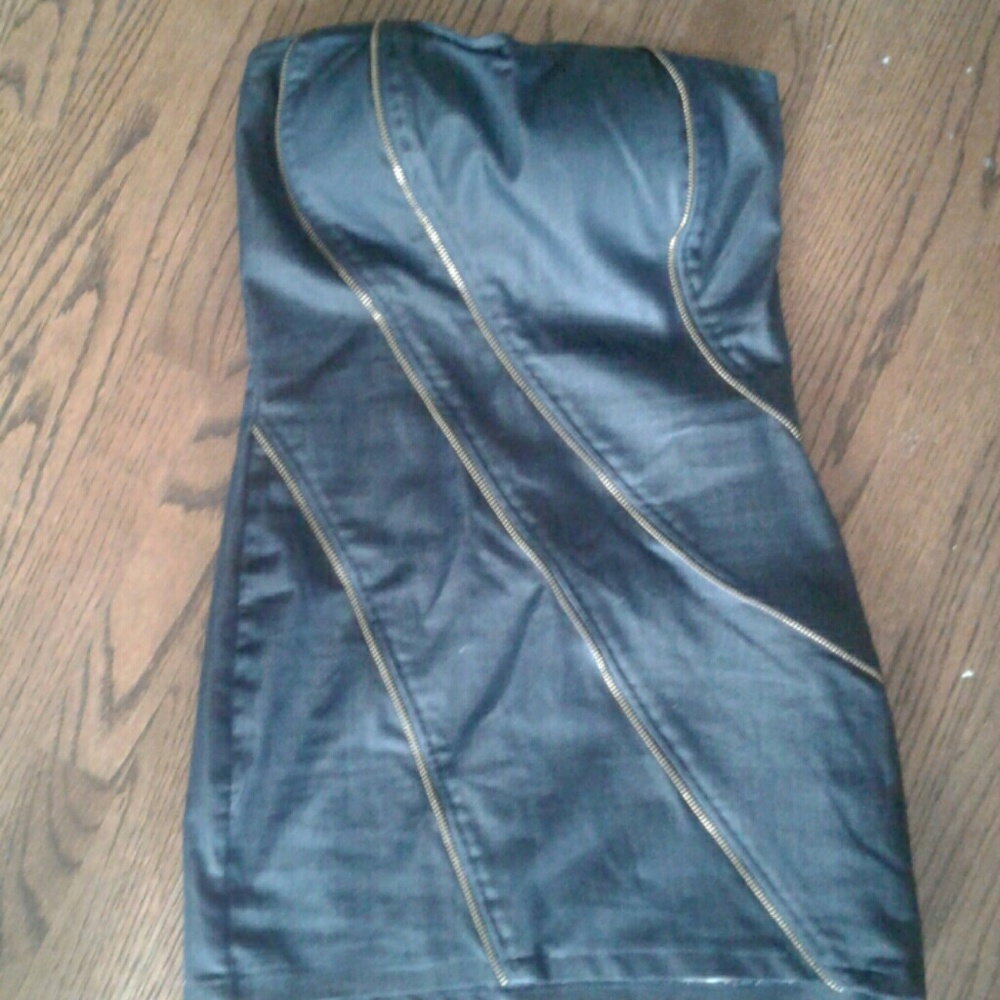 zippered sleeveless dress